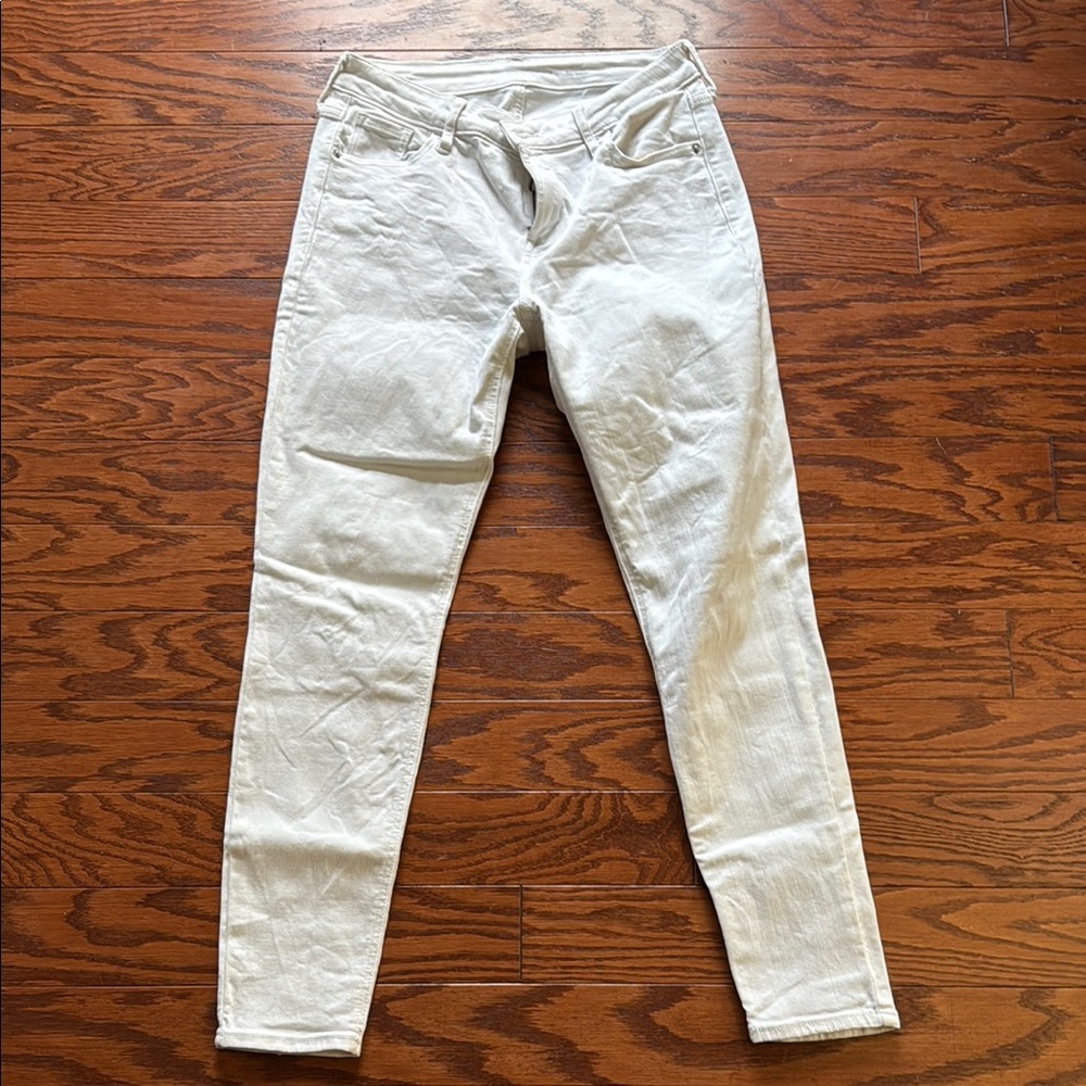 ⭐️Old Navy Women's Skinny Jeans - Cream